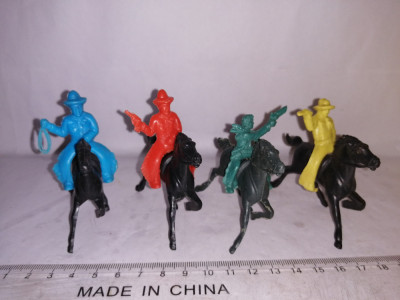 bnk jc Lido lot 4 figurine plastic cowboy calare (9) foto