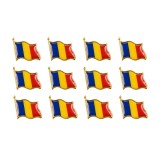 Cumpara ieftin Set 12 insigne steag Romania, metal auriu cu email, model brosa cu ac de siguranta, 20 x 20 mm