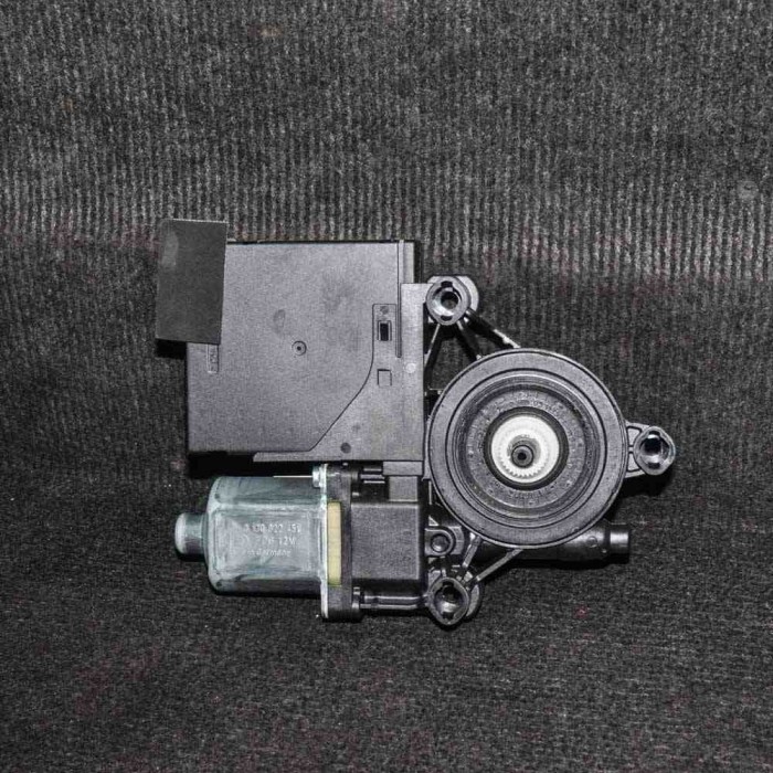 Motor macara geam ușă st&acirc;nga față VW PASSAT Variant B6 3C5 2010 OEM: 3C09597013C2837462H3C0959793 2183495