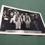 Cumpara ieftin FOTO TIP CARTE POSTALA SCENA DIN SAPTE BAIETI SI O STRENGARITA