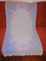 Covor carpeta tesut manual de lana pastel albastru deschis bleu si roz 107x62 foto