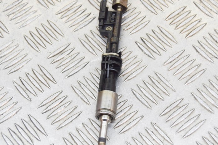 Injector de combustibil BMW 3 Coupe E92 2010 OEM: 0261500063,7568607 | 12164929