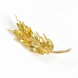 Brosa martisor spic auriu