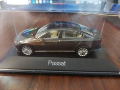 Macheta VOLKSWAGEN PASSAT B8 2018 - Herpa, scara 1/43, noua. foto