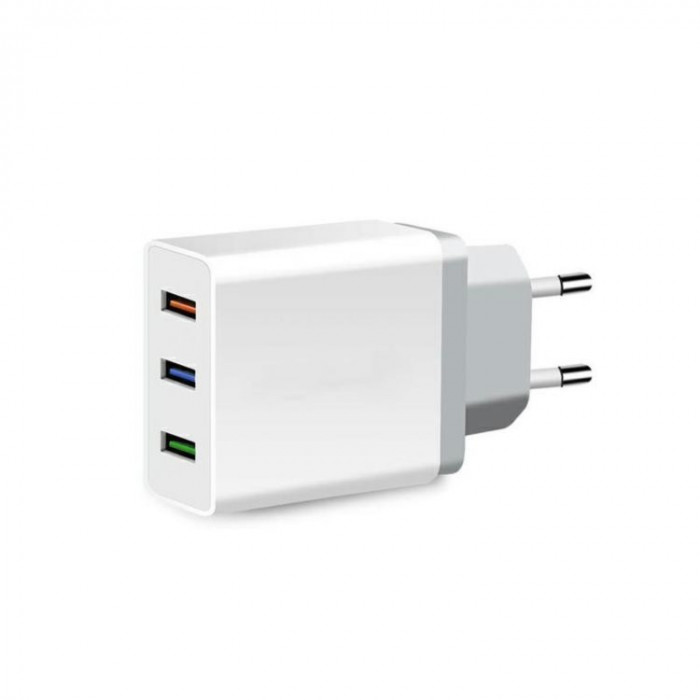 Incarcator USB universal cu 3 porturi, 5V 3.0A