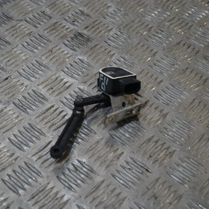 Senzor de nivel &icirc;nălțime dreapta față BMW 5 Touring F11 2011 OEM: 6784075 | 1987100