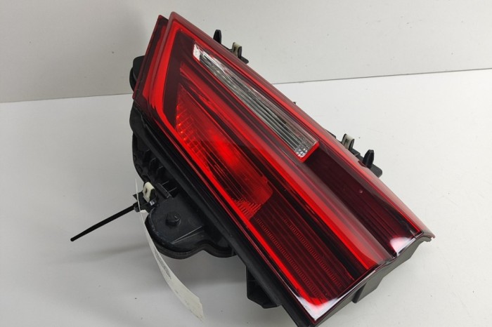 Lampa haion dreapta BMW X2 F39 2018 OEM: 7465510 30293575