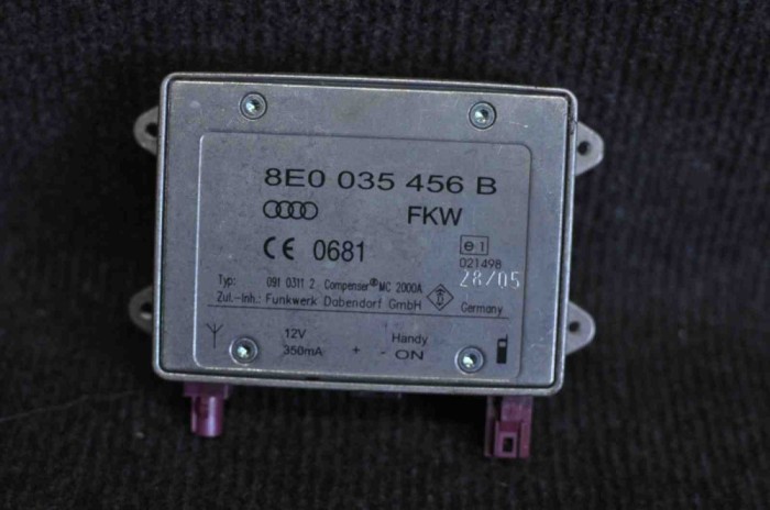 Amplificator de antena AUDI A6 4F2, C6 2005 OEM: 8E0035456B