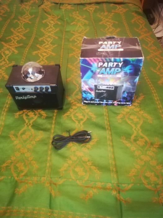 BOXA PARTY APROAPE NOUA