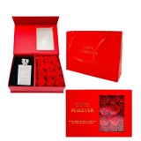 Cumpara ieftin Cutie cadou Love Forever cu 12 trandafiri de sapun si apa de toaleta Oriflame Eclat Femme Weekend Riviera pentru femei 50 ml, cadou elegant si rafinat