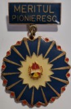 INSIGNA PIONIER Medalie Meritul Pionieresc Diametru 35, Romania de la 1950