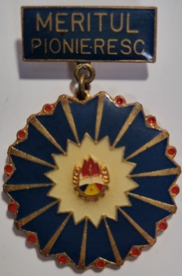 INSIGNA PIONIER Medalie Meritul Pionieresc Diametru 35 foto