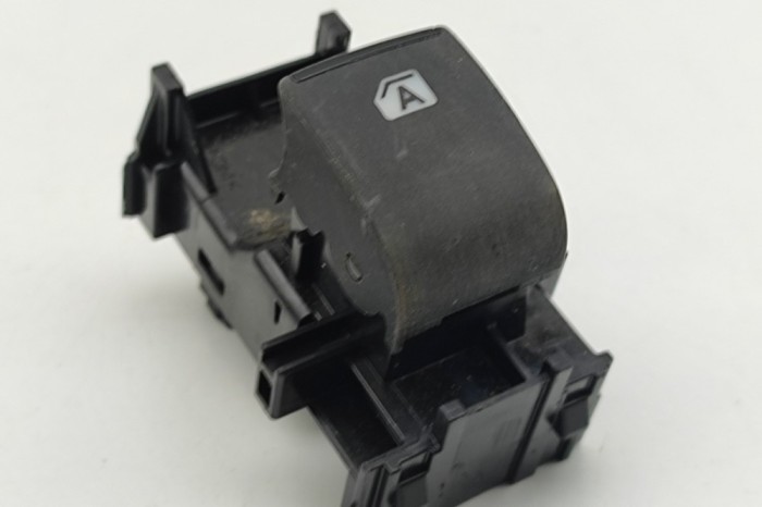 Buton geam ușă st&acirc;nga spate TOYOTA HILUX VIII Pick-up _N1_ 2023 OEM: 84810-0K080,848100K080 31241588