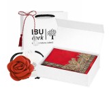 Cumpara ieftin Set cadou esarfa si brosa Deep Red