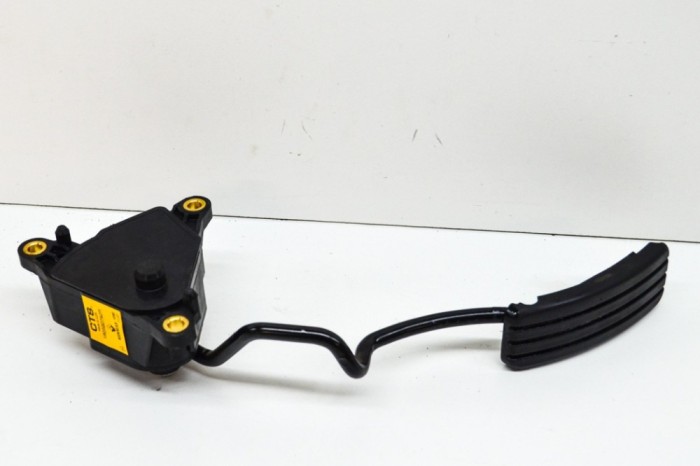 Pedala de accelerație RENAULT ZOE BFM_ 2016 OEM: 180102742R | 13648997