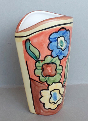 Vaza ceramica groasa, lucrata si pictata manual, motiv floral, forma asimetrica foto