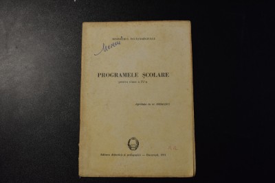 Programele scolare pt clasa a IV-a 1971 foto