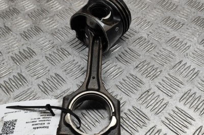 Piston VOLVO V60 2011 OEM: 31339996,31401216 28538930 foto