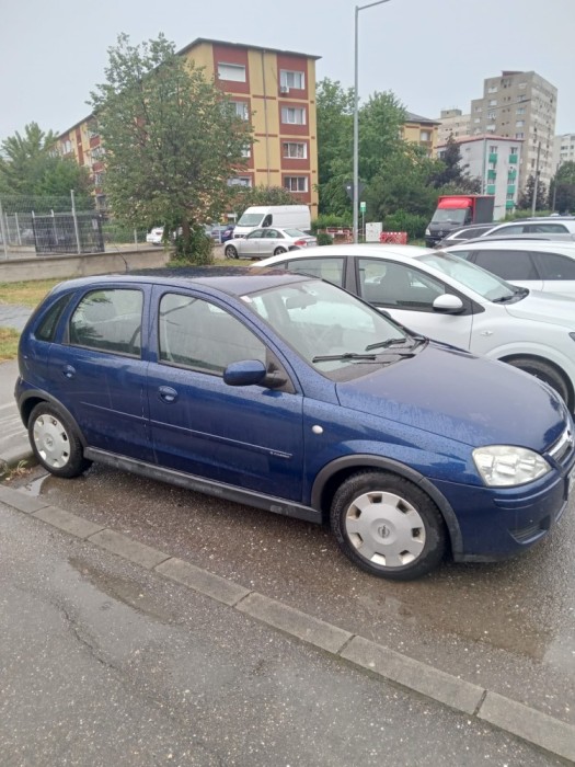 V&Acirc;ND OPEL CORSA