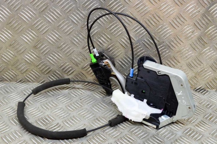 &Icirc;ncuietoare ușă st&acirc;nga spate TOYOTA C-HR _X1_ 2020 15520355