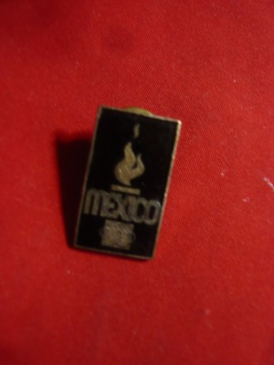Insigna cu buton - Olimpiada Mexico 1968 ,h=2,1cm ,metal si email foto