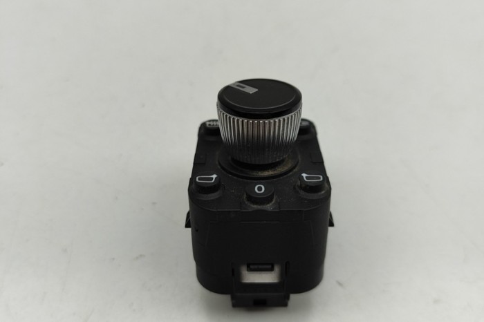 Comutator de reglare oglinda AUDI Q4 SUV F4B 2024 OEM: 4N0959565 | 32043057