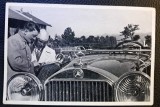 Germania Interbelică (c. 1936) -Cartonaș Fotografic de Colecție "Sammelwerk Nr. 15 "(Adolf Hitler, Mercedes-Benz Vintage Photo) BN1