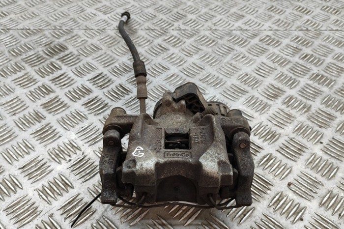 Etrier de fr&acirc;nă dreapta spate FORD KUGA III DFK 2024 OEM: NX61-2D250-BEB 30752133