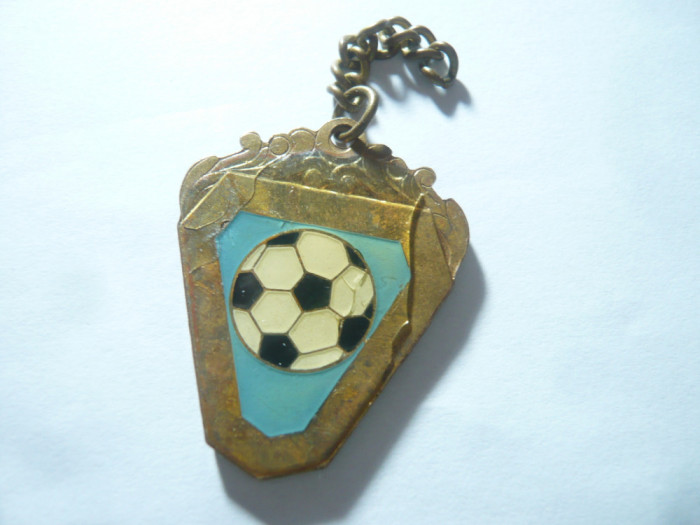 Breloc vechi sportiv Echipa Steaua Bucuresti ,4x3cm ,cu defecte