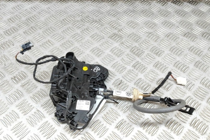 &Icirc;ncuietoare ușă dreapta față VW ID.3 E11 2021 OEM: 10B837016 22572496