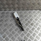 Balama capota dreapta față PORSCHE 911 996 2002 OEM: 996511152 31422831