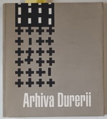 ARHIVA DURERII / ARCHIVE OF PAIN de LUCIAN BOIA , ADRIAN CIOROIANU , TOM SANDQVIST , CRISTI PUIU ...EDITIE IN ROMANA SI ENGLEZA , TIPARITA FATA - VERS