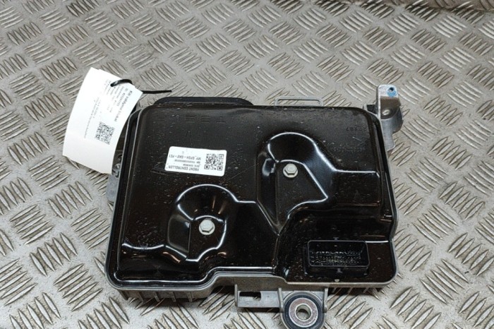 Modul de confort TESLA MODEL Y 2022 OEM: 1497327-00-B,1497319-00-E 25291193