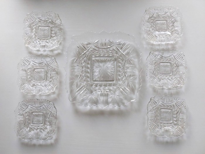 Set de sticla platou prajitura / tort + 6 farfurii tort -sticla transparenta