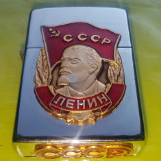 D153-Bricheta LENIN-CCCP sistem Zippo efigie bronz emailat in relief si metal.