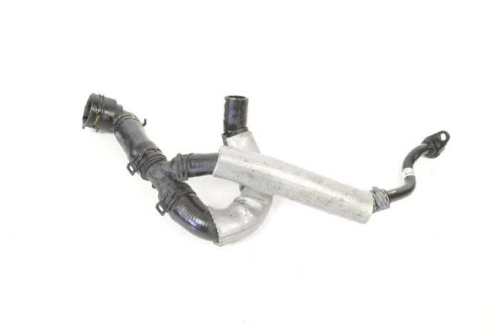 Furtun de lichid de răcire VW GOLF VII 5G1, BQ1, BE1, BE2 2019 OEM: 06K121065R 11536241