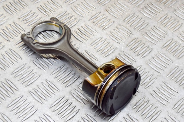 Piston AUDI A4 8W2, B9 2018 OEM: 04E198401D,04E107065ED 13727351