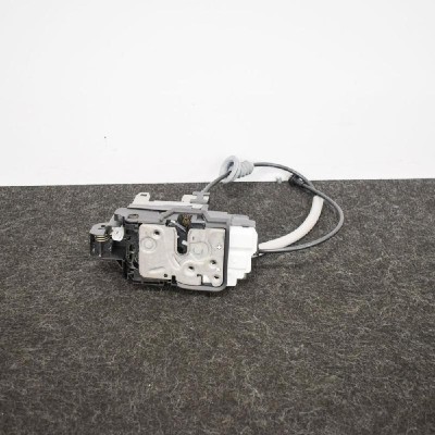 &amp;Icirc;ncuietoare ușă dreapta față VOLVO XC90 II 2017 OEM: C30281-10200907464CZ2 3399576 foto