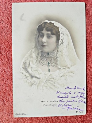 Carte postala, femeie cu marama, 1905 foto