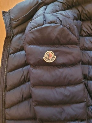Geacă Moncler originală foto