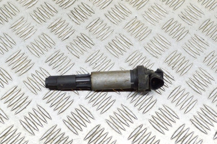 Bobina de inducție de &icirc;naltă tensiune BMW 7 E65, E66, E67 2003 OEM: 1220703201,4485298,0221504100 13809788
