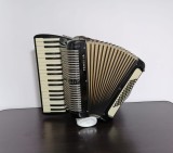 V&acirc;nd Acordeon Hohner Verdi I A de 60 de basi