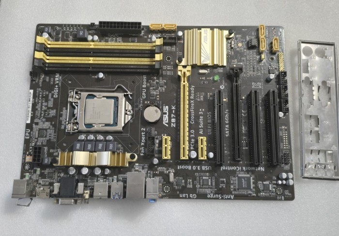 Placa de baza ASUS Z87-K, Socket 1150, DDR3 + Procesor G3220