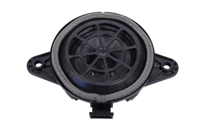 Difuzor ușă st&acirc;nga față AUDI Q3 8U 2016 OEM: 8U0035416B 28106101