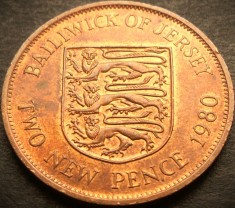 Moneda exotica 2 NEW PENCE - JERSEY, anul 1980 * cod 604 = luciu de batere