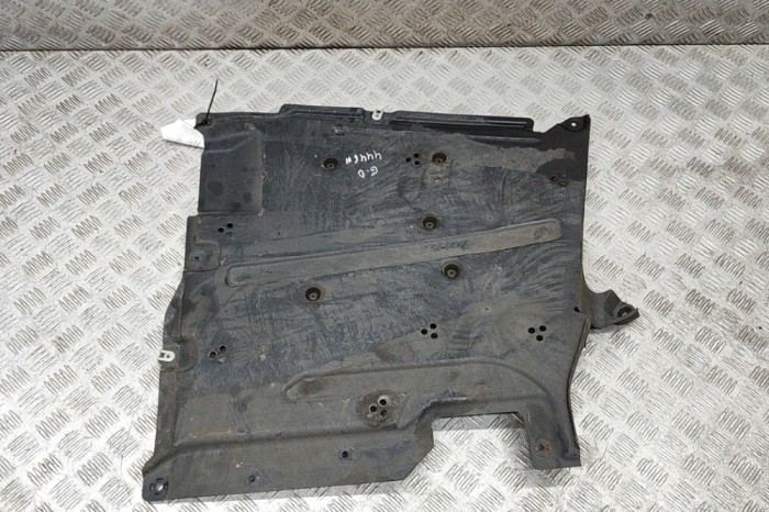 Scut motor dreapta spate BMW 3 G20, G28 2019 OEM: 7435570 25395928