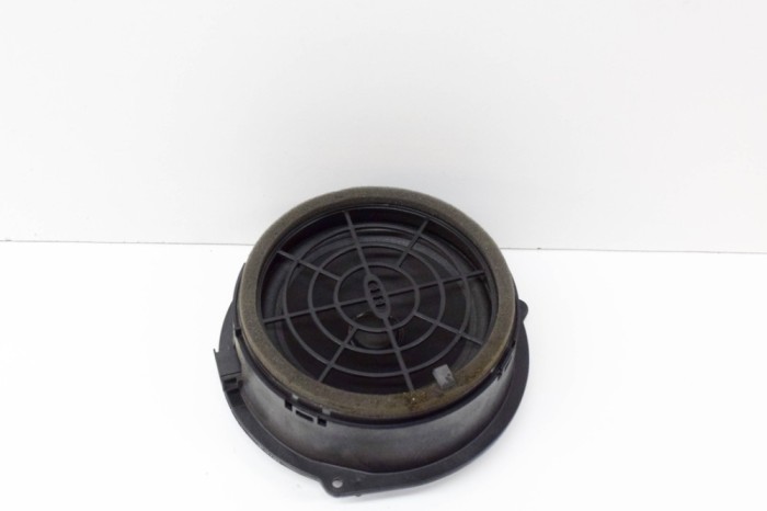 Difuzor ușă st&acirc;nga spate AUDI Q3 8U 2013 OEM: 8R0035411 15421907