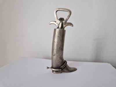 Desfacator de Suc/Bere-Tirbuson -Decorativ in Cisma de Cowboy din Argint Vintage. foto