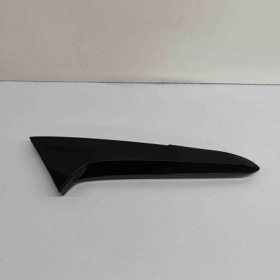 Ornament picurator haion dreapta MAZDA CX-30 DM 2023 OEM: DFR5-519B1,DFR5-B09B2 29509210 foto