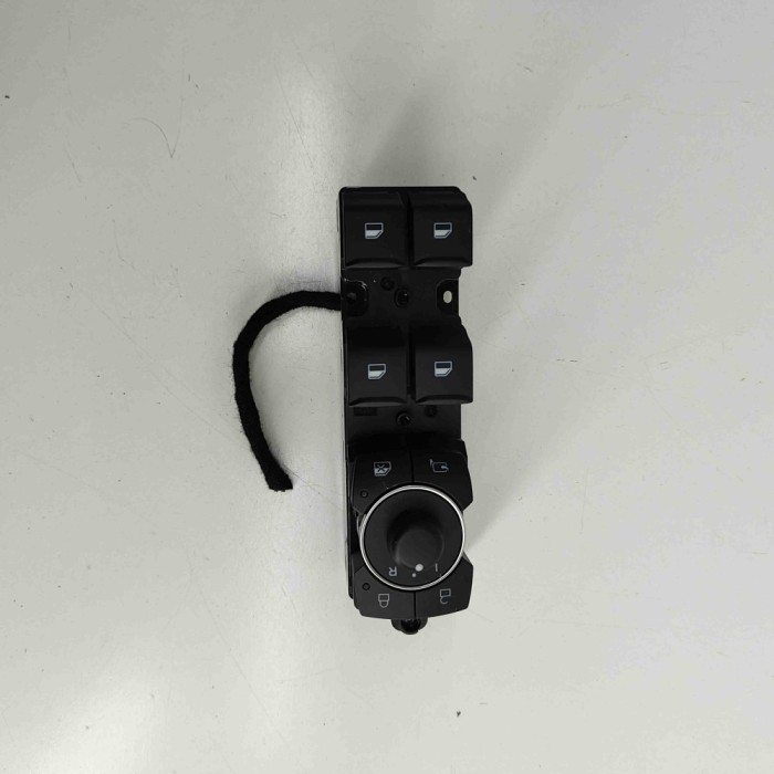 Buton geam ușă dreapta față FORD PUMA J2K, CF7 2024 OEM: R1TB-14540-BAW 29373095